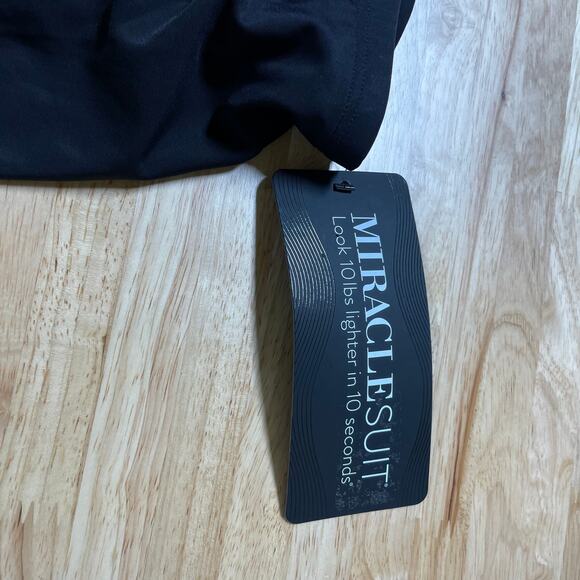 Miraclesuit NWT Skirt Swim Bottom Black Size 16 High Waist Ruffle Skirt Full Cut - Picture 15 of 15